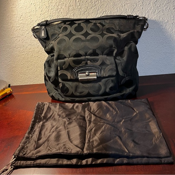 Coach Handbags - Elegant Coach Large Black Shoulder bag w/ Dust Bag